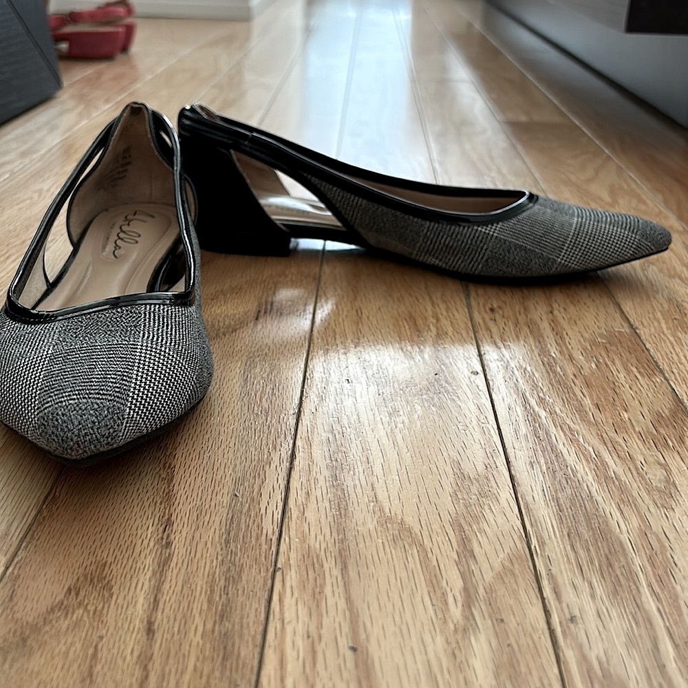 Abella True Comfort black and white flats. Size 7.5.